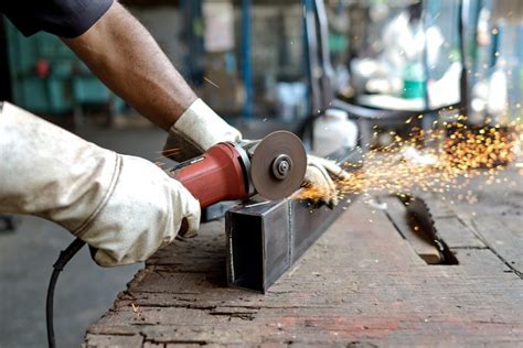 learn metal fabrication online|types of metal manufacturing.